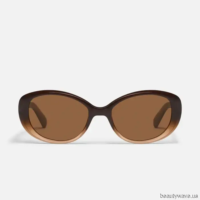 Not Linen Trousers, Not Denim: The Stylish Pant Trend That Fashion Enthusiasts Revert to Each Spring