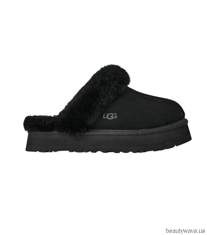 Lindsay Lohan understands that this will forever be the trendiest way to sport a denim jacket associated with millennials.