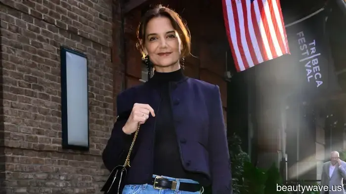 Hacer que los jeans básicos se vean elegantes es fácil&mdash;solo añade la tendencia de botas que parece más cara de este otoño.